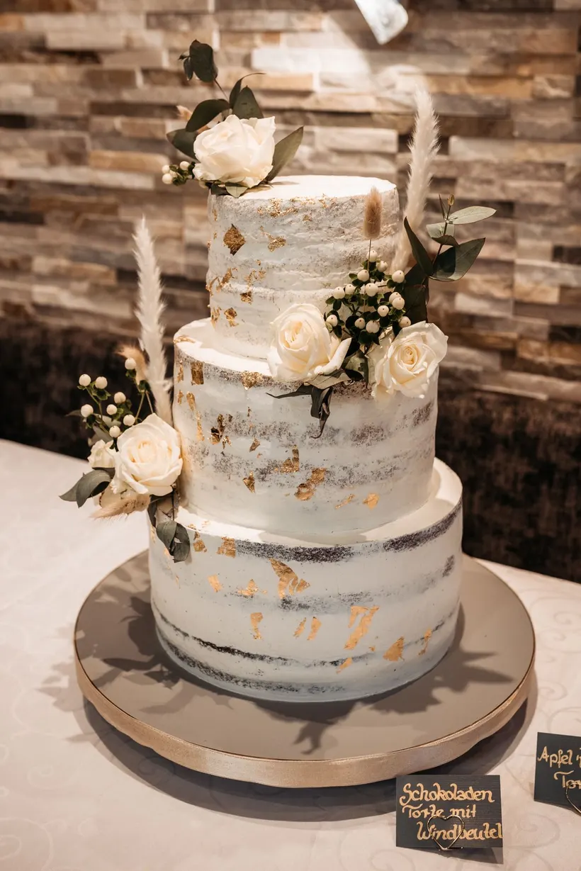 Individuelle Hochzeitstorte von Konfektory