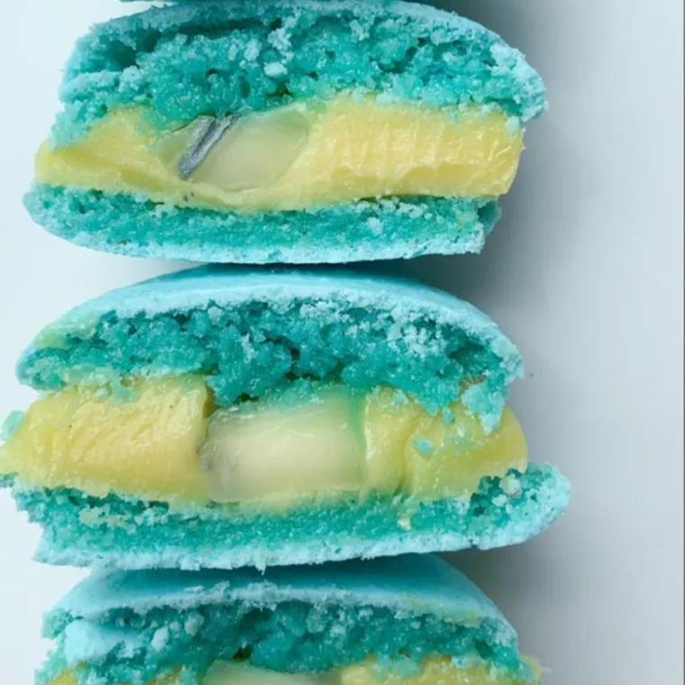 Maracuja-Gorgonzola Macaron