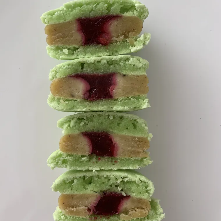 Pistazie-Himbeere Macaron